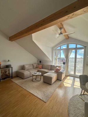 Wunderschöne 3 Zimmer DG Wohnung in Olching, Nähe Badesee und Bahnhof