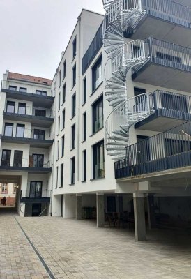 Faszinierende Penthousewohnung Erstbezug Neubau 3 ZKBB ruhige Innenhoflage Südbalkon