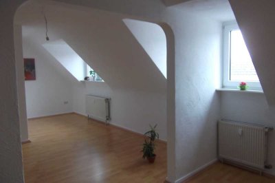 KR-Mitte renovierte hübsche 61qm-Wohnung in gepfl.Haus mit netten Mietern