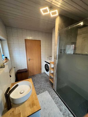 Erstklassige, teilmöblierte Wohnung in ruhiger Lage zu vermieten