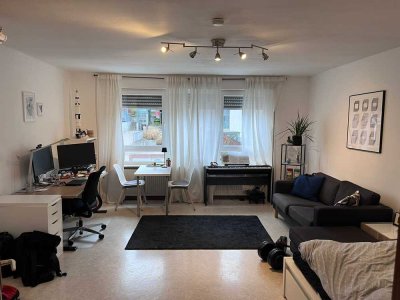 Von privat, Helle 1-Zimmer Wohnung in Darmstadt-Ost