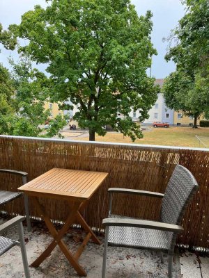 Gepflegte 2-Zi.-Wohnung mit Balkon und großer Wohnküche in ruhiger Lage - teilmöbliert