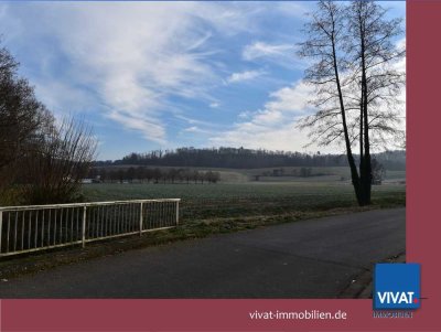 KÄUFERPROVISIONSFREI! Großwohnung (eig. 2 WE: 1ZKB + 3ZKB) im Obergeschoss mit 2 Stellplätzen.