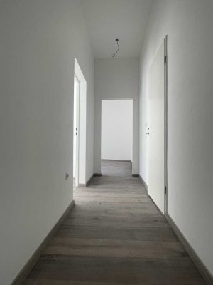 Geschmackvolle 2-Raum-DG-Wohnung: Erstbezug nach Altbau-Sanierung