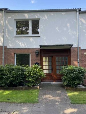 Schönes MRH mit 3­-4 Zi. ca. 81 m2 Wfl. plus ausgeb. Keller auf ca. 130 m2 Grundst. in HH-­Eißendorf