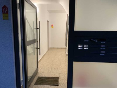1- ZW Mtl.-Bischofsheim / Spessartstr. , kleine EBK, 1. OG  renoviert, ab sofort