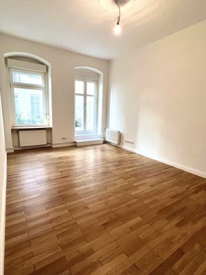 BEZUGSFREIE ALTBAUWOHNUNG IN PRENZLAUER BERG | TERRASSE | 3,50 M DECKEN | ERICH-WEINERT-STRASSE 16