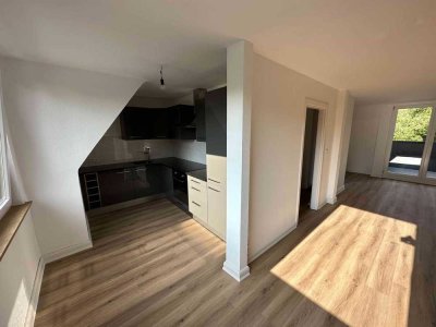 Helle, renovierte Maisonette-Wohnung 3,5 Zi. in grüner Umgebung