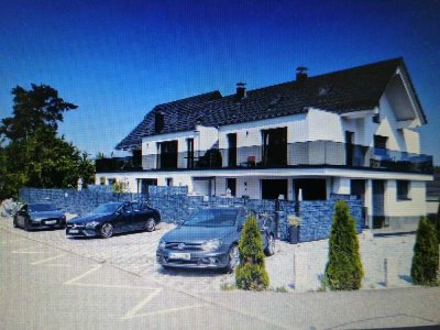 Neuwertige 3-Zimmer-EG-Wohnung mit Balkon in Karlsbad