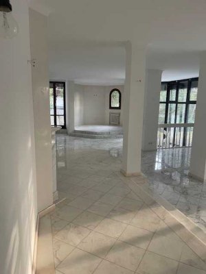 Exklusive 170 m² Wohnung im EG mit 2 Terrassen in München-Solln (am Isar-Hochufer)