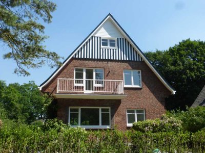 Schönes Haus mit fünf Zimmern und grossem Garten in Hamburg, Nienstedten
