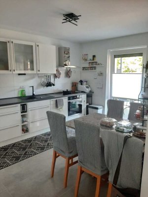 Einladende und geräumige EG-Wohnung mit Balkon