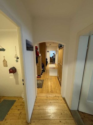 Ruhige und schön gelegene 4-Zimmer Altbauwohnung mit EBK in Lindau Insel