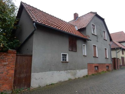 stark sanierungsbedürftiges Wohnhaus in Papstorf; Mindestgebot: 10.000 €; Einzelheiten s. Exposee!