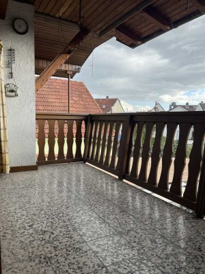 Frisch angelegte 5-Zimmer-Wohnung mit zwei Balkonen in Riedstadt