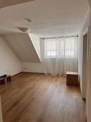 Sanierte 2-Raum-Wohnung mit Einbauküche in Mainz