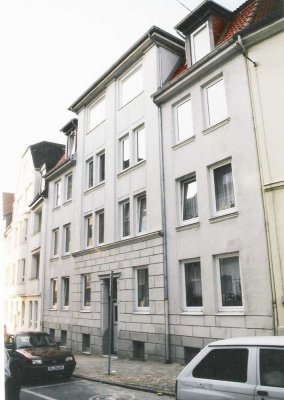 3 Zimmer Altbauwohnung mit Balkon