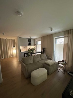 Neubauwohnung mit Terrasse u. EBK: Stilvolle 2-Raum-Wohnung mit gehobener Innenausstattung in Landau