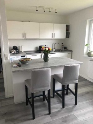 Helle, moderne und frisch renovierte 2-Zimmer-Wohnung mit 2 Balkonen in Ketsch