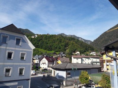 Möblierte Garconniere mit Gebirgsblick in zentraler Lage, auch für Anleger!