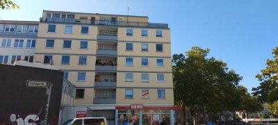 Voll möblierte,  modernisierte 1-Zimmer-Penthouse-Wohnung mit Balkon, Pantryküche in Hannover-Südsta