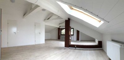 Gemütliche 1-Zimmer-DG Wohnung mit Einbauküche & Klimaanlage in Dietzenbach