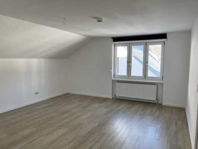 Geschmackvolle Wohnung mit zwei Räumen und einer Einbauküche in Passau
