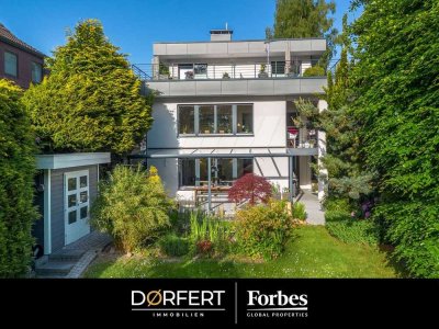 Bauhausvilla mit vielen Extras und Grundstück mit Wald