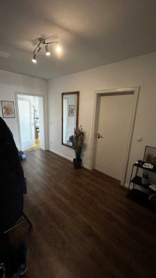 Modernisierte 4 Zimmerwohnung mit Balkon und EBK