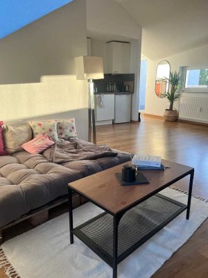 Helle 1-Zimmer-Wohnung mit Balkon in zentraler Lage – Top Anbindung & Infrastruktur