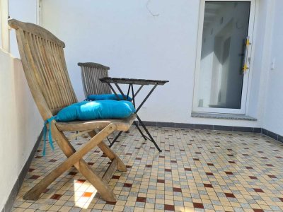Flat/-Pauschalmiete alles inbegriffen. Internet & Telefonanschluss ist Mietersache