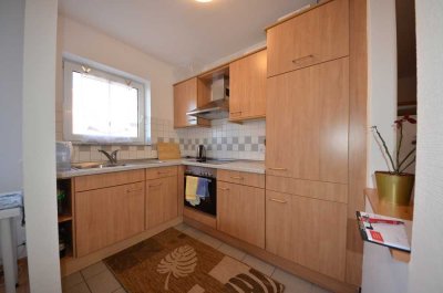 gemütliche Wohnung mit Einbauküche