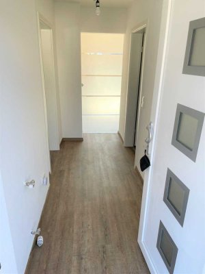 Helle, super geschnittene 2-Zimmer-Wohnung mit Einbauküche, Balkon und Garage in Riesweiler