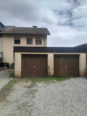 Preiswerte, modernisierte 7-Zimmer-Doppelhaushälfte in Wilhelmsdorf