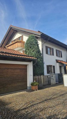 Kleine, gemütliche Dachgeschosswohnung im Herzen Gilchings