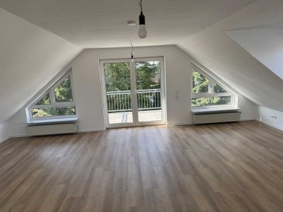 Von privat! Erstbezug nach Sanierung - schicke 3,5-ZW, DG mit Balkon, Südseite, Klimaanlage