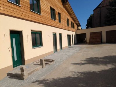Erstbezug mit EBK: Stilvolle 2-Zimmer-Wohnung mit gehobener Innenausstattung in Wallersdorf