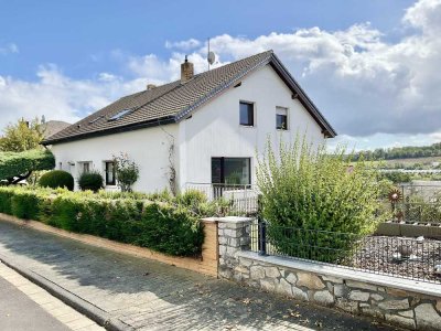 Oberkleen 3-Familienhaus in ruhiger Lage  mit fantastischem Fernblick über die Täler und Wälder