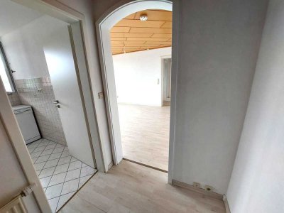 Frisch renovierte 2-Zimmer-Wohnung mit Balkon in Pforzheim/Mäuerach