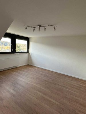 Erstbezug nach Sanierung: ansprechende 2-Zimmer-Wohnung mit Einbauküche in Koblenz