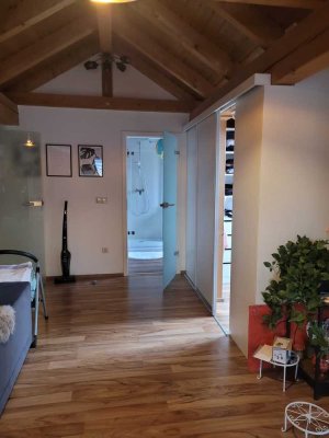 1,5 Zimmer Dachgeschosswohnung zu vermieten