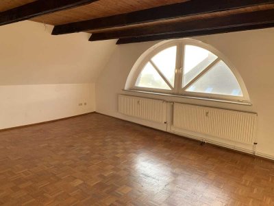 Traumhafte 3 Zimmer Dachgeschosswohnung in Schönberg ab sofort zu vermieten