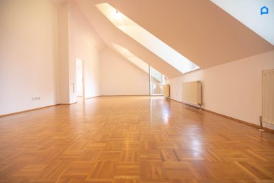 +Wien-Grenze+ Helle, gemütliche 3 -Zimmer + mit 36 m² Wohnküche und 7,8 m² Balkon + grüner Innenhof, hell, ruhig, 1. OG, Dachgeschoss, D+