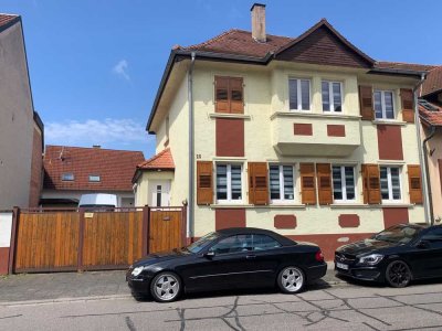 1-2 FH im Jugenstil mit Garage, Nebengebäude und Innenhof   !!!!  PROVISIONSFREI  !!!!