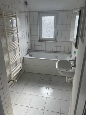 Erstbezug nach Sanierung mit EBK: ansprechende 3,5-Zimmer-Wohnung in Bönnigheim
