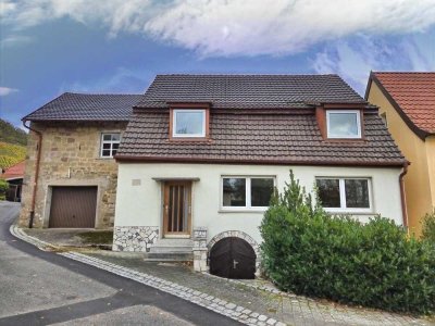 Einfamilienhaus (Wfl. ca. 190 m²) mit großem Nebengebäude und Garten im Winzerdorf Ziegelanger