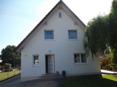 Helles, familienfreundliches Zuhause in Burgheim mit ruhiger Lage