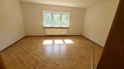 Ansprechende 4,5-Zimmer-Erdgeschosswohnung mit gehobener Innenausstattung mit Balkon in Lautertal
