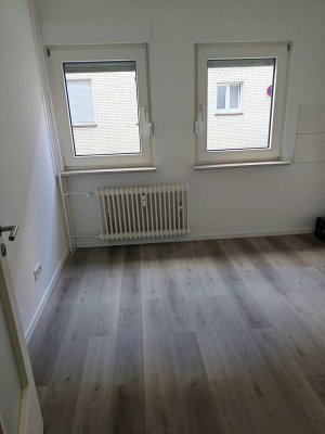 Exklusive 1-Zimmer-EG-Wohnung in Wuppertal mit Wohnküche