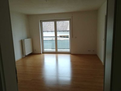 Stilvolle, gepflegte 3-Zimmer-Wohnung mit Balkon und EBK in Reichertshofen